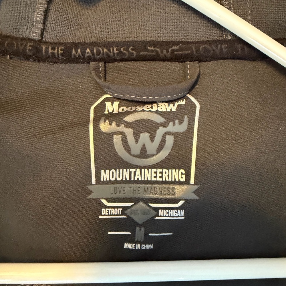 Moosejaw Men's Charcoal Performance Jacket - Picture 3 of 4